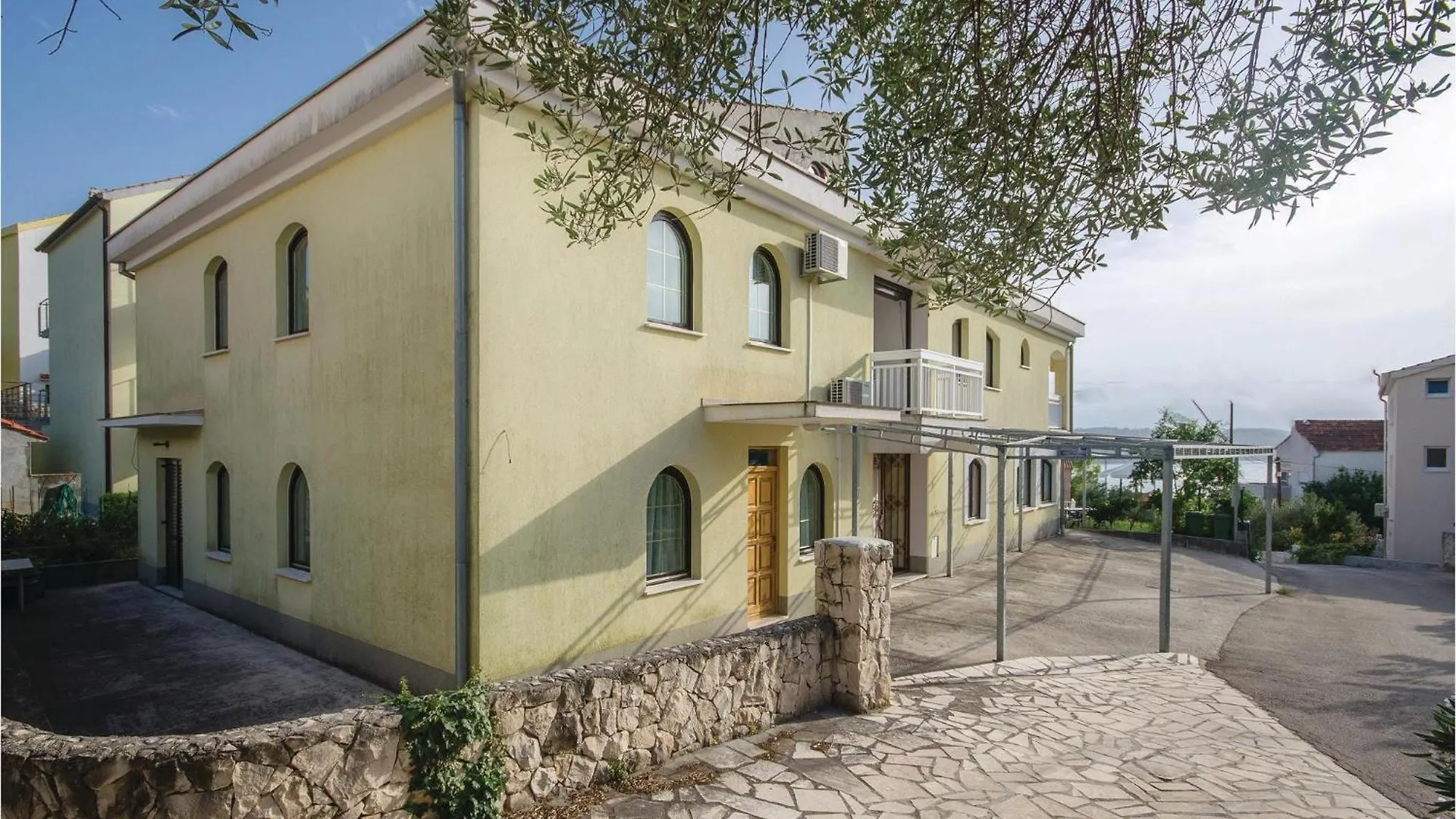 Amazing Apartment In Okrug Gornji Trogir