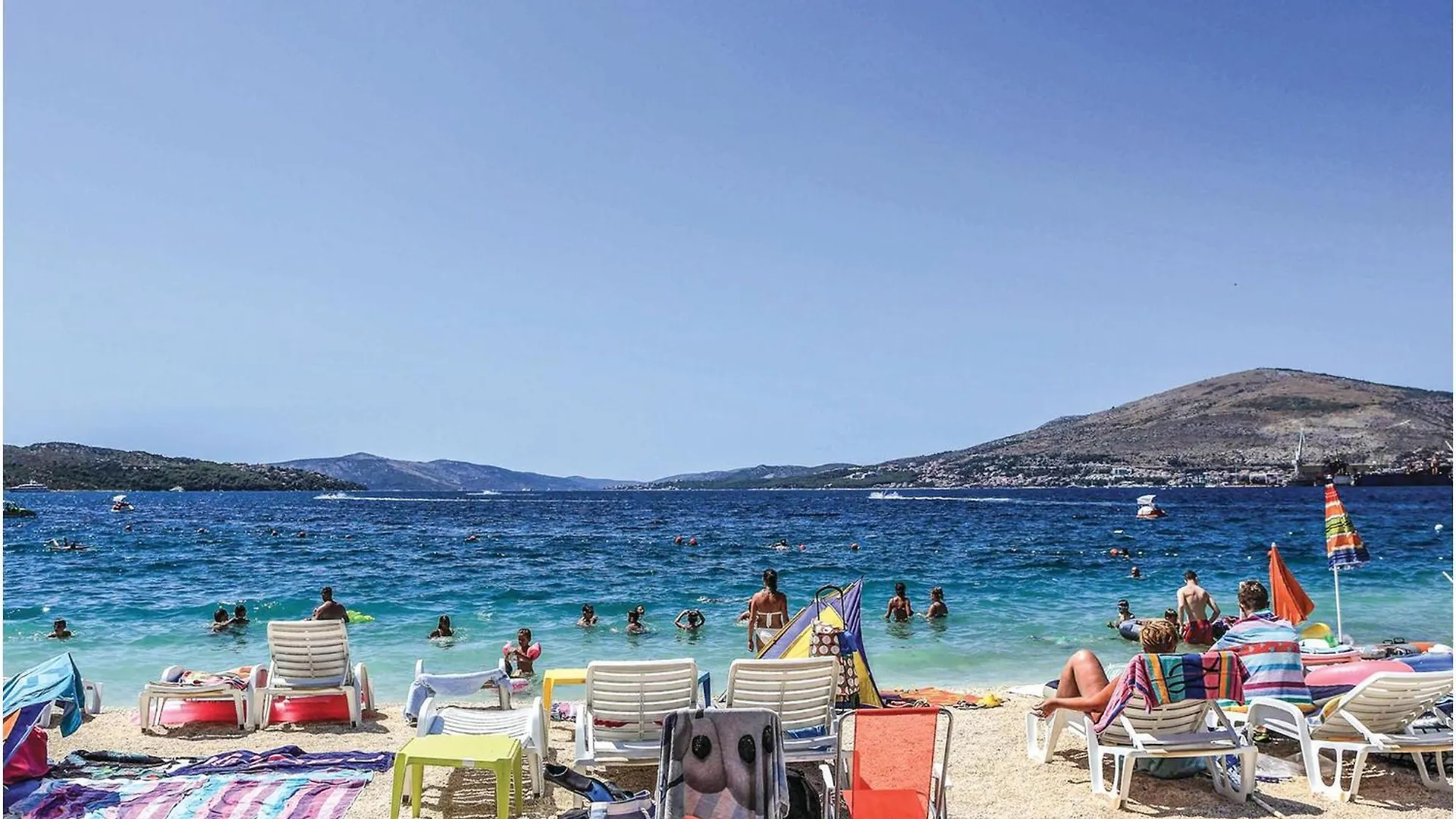 Amazing Apartment In Okrug Gornji Trogir 0*,