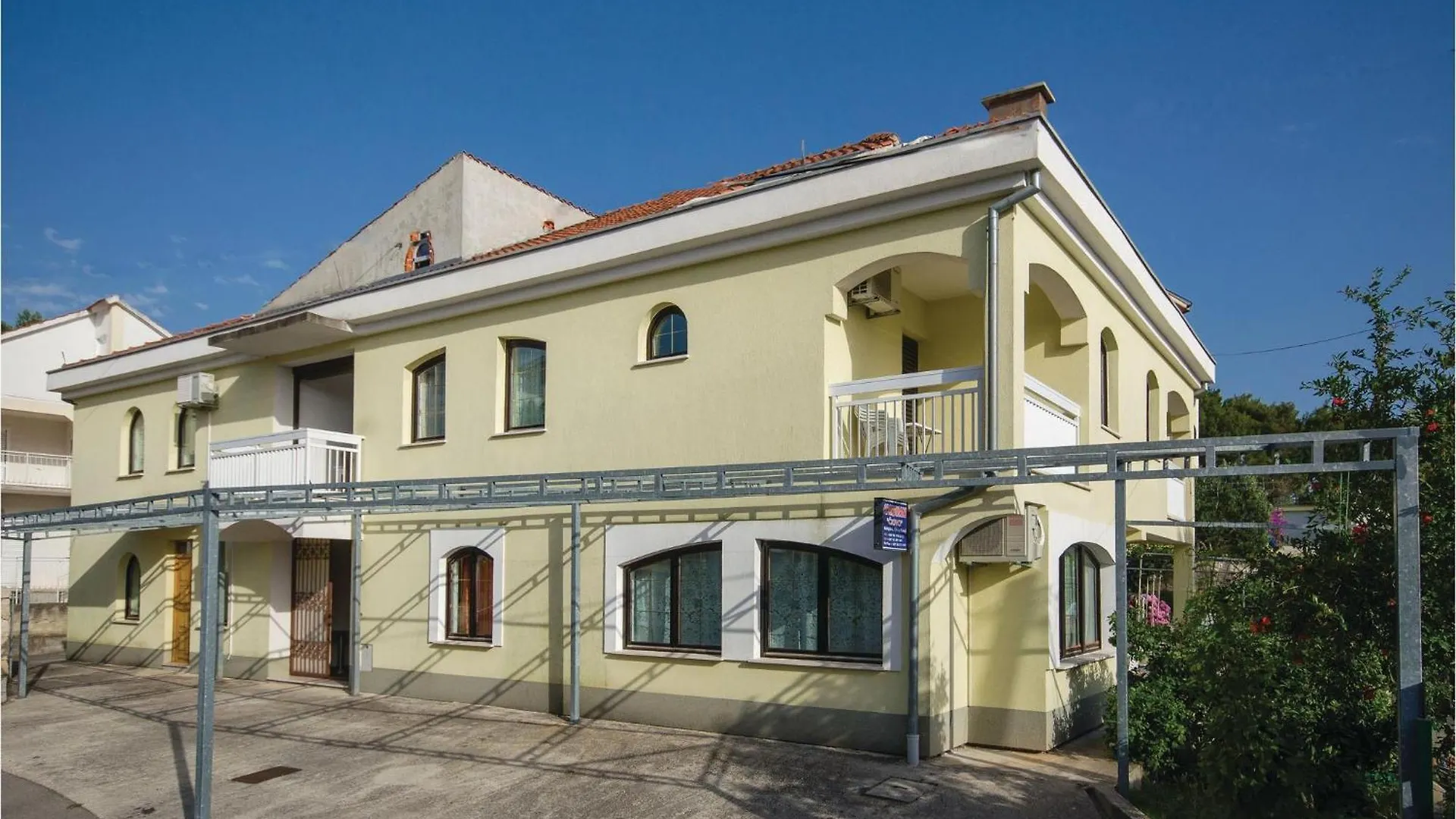 Amazing Apartment In Okrug Gornji Trogir